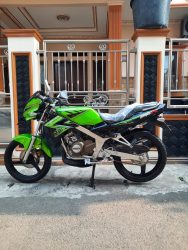 [Barang Antik] Sangat Istimewa NINJA R 150 2015 Seperti Baru