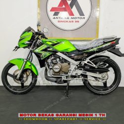 [Barang Antik] Sangat Istimewa NINJA R 150 2015 Seperti Baru