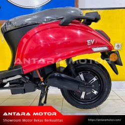 MOLIS VIAR EV1 2024